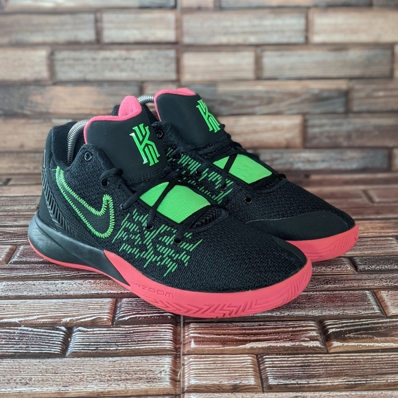 kyrie flytrap 2 black hyper pink